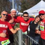 Glückliche Läufer im Ziel beim Forstenrieder Volkslauf